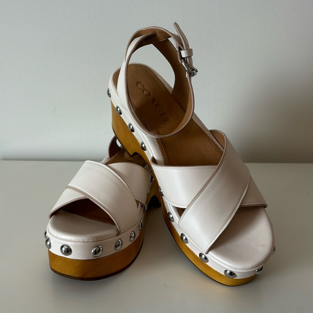NIB Astor Semi MatteCalf Chalk clog Sandals. Size 7M.